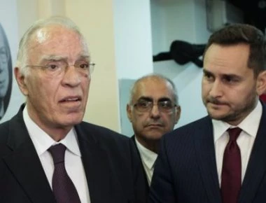 Οργή Β. Λεβέντη για Τσίπρα και Μητσοτάκη: «Πλησιάζουν βουλευτές μου γιατί είναι πρόστυχοι!»